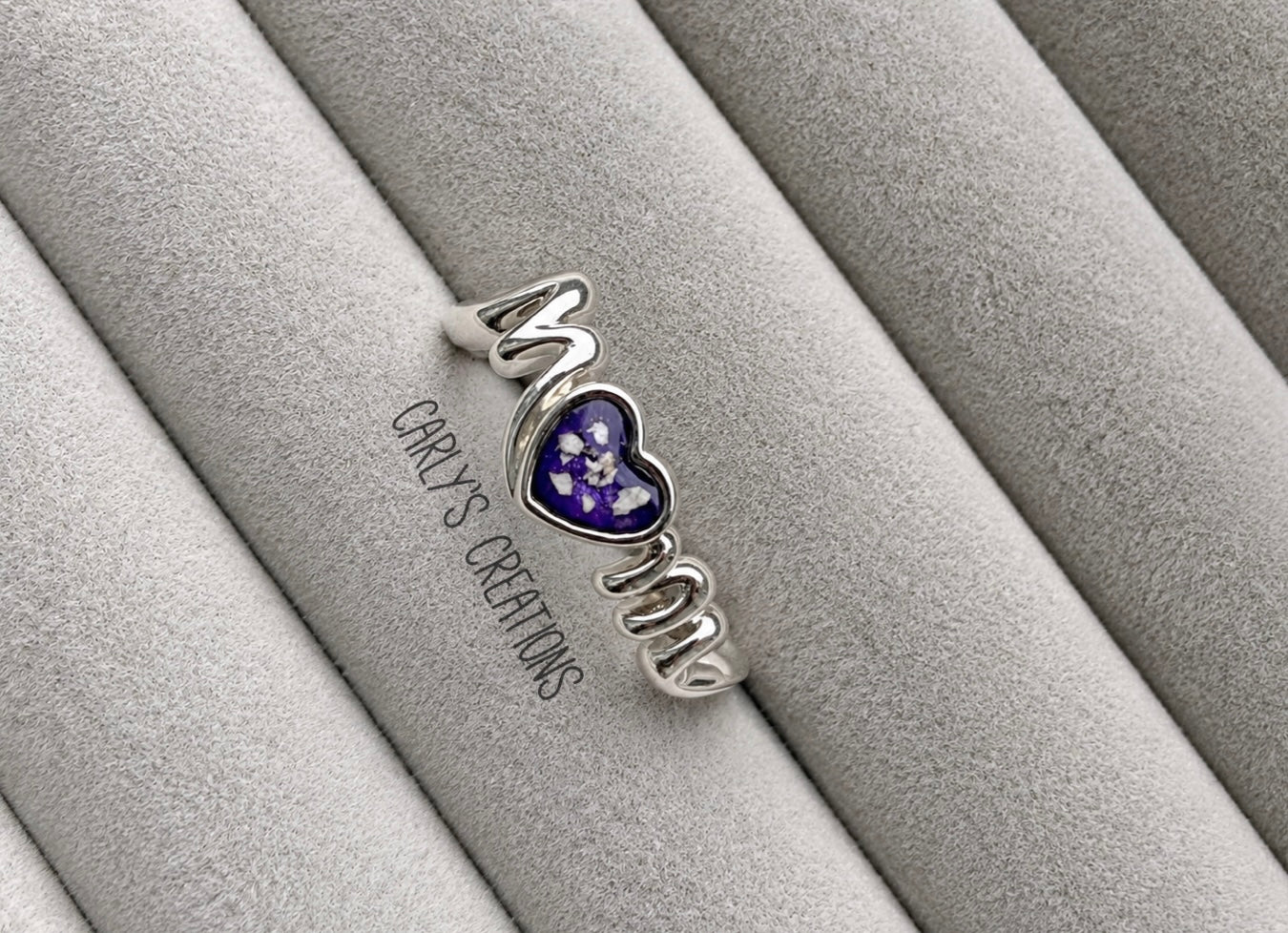Mum/Mom ring