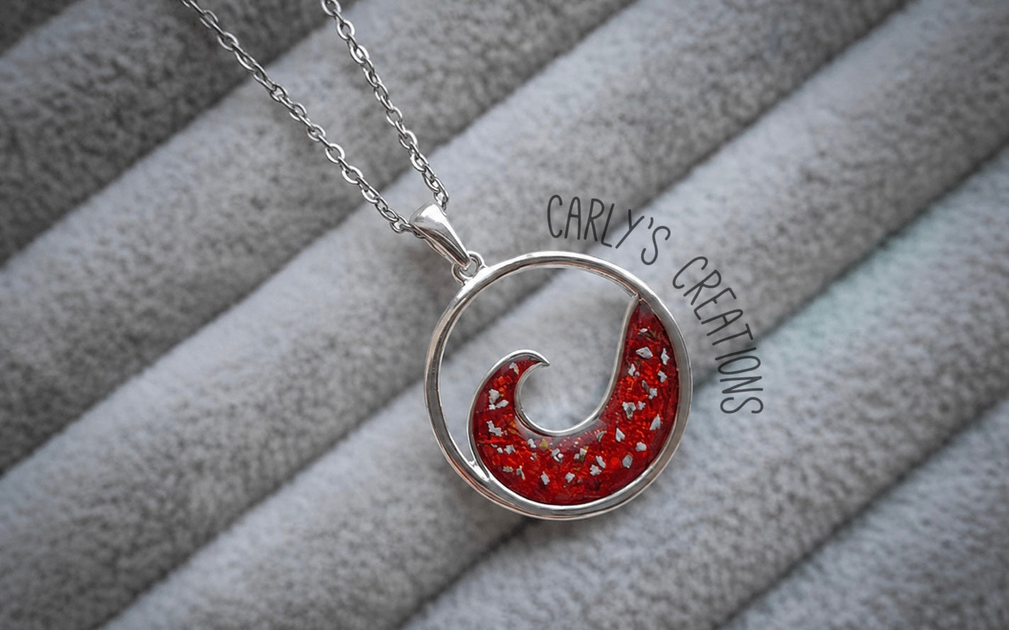 Wave pendant necklace