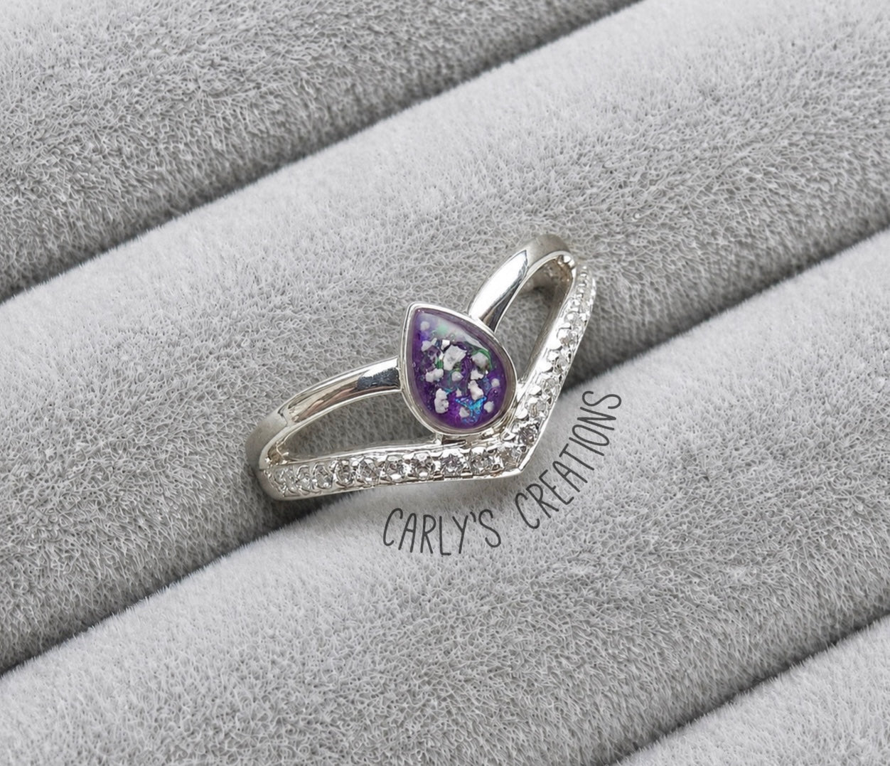 Pear wishbone memorial ring