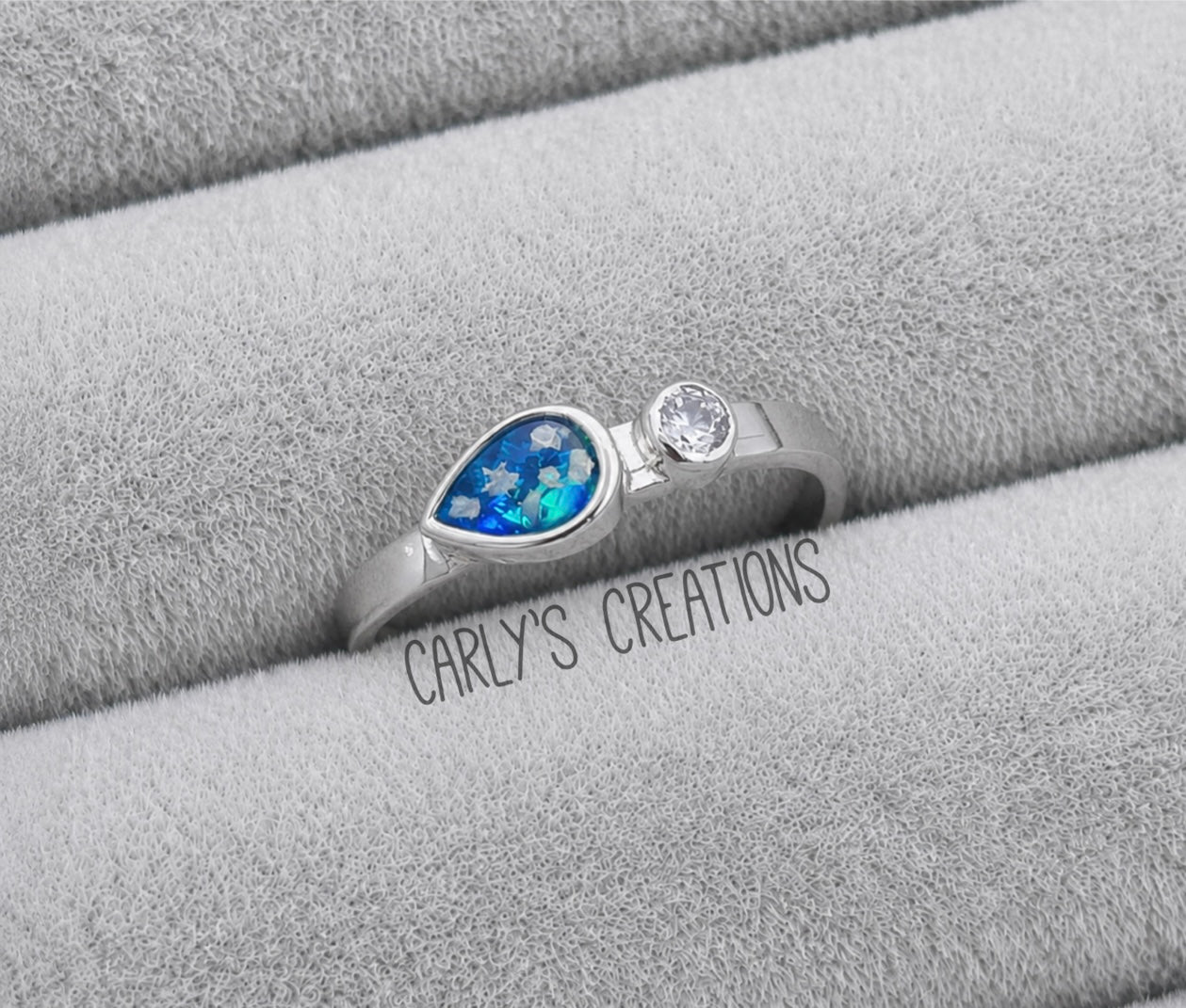 Single gem teardrop memorial ring