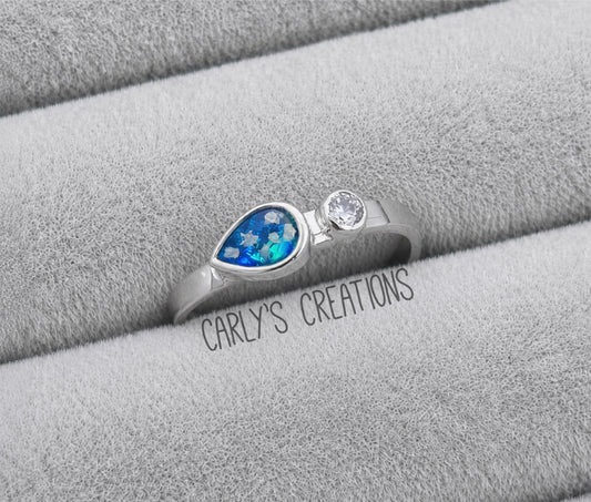 Single gem teardrop memorial ring
