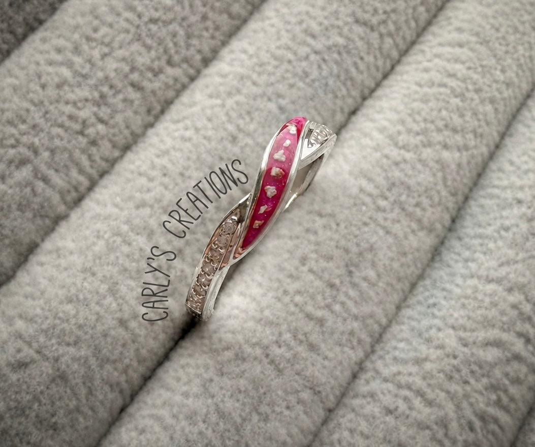 Single recess band memorial ring