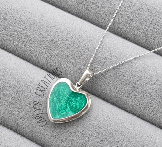 Plain heart necklace