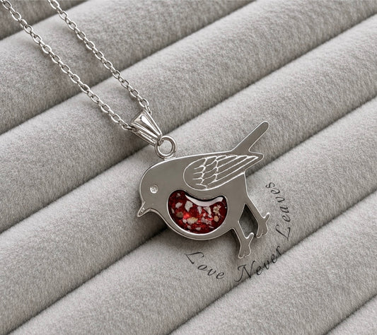 Robin pendant necklace