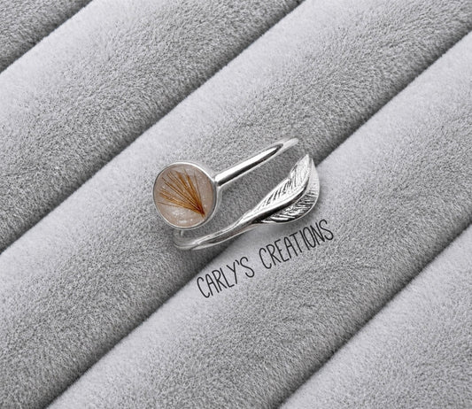 Adjustable feather ring