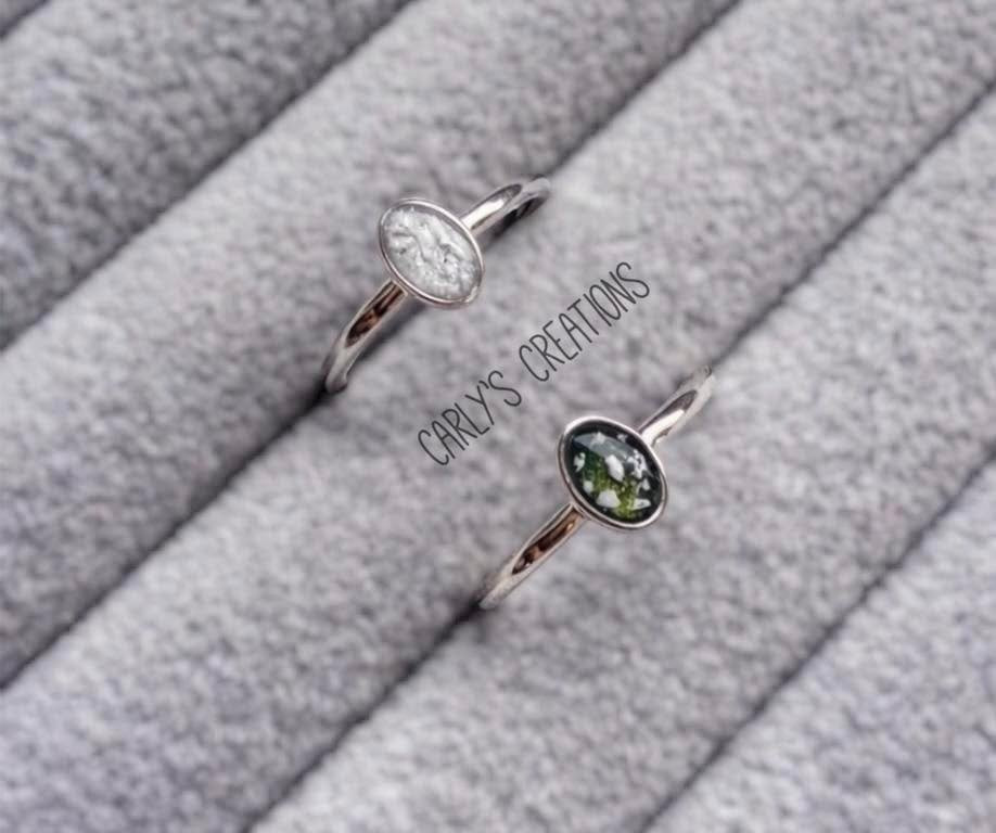 Plain oval memorial ring
