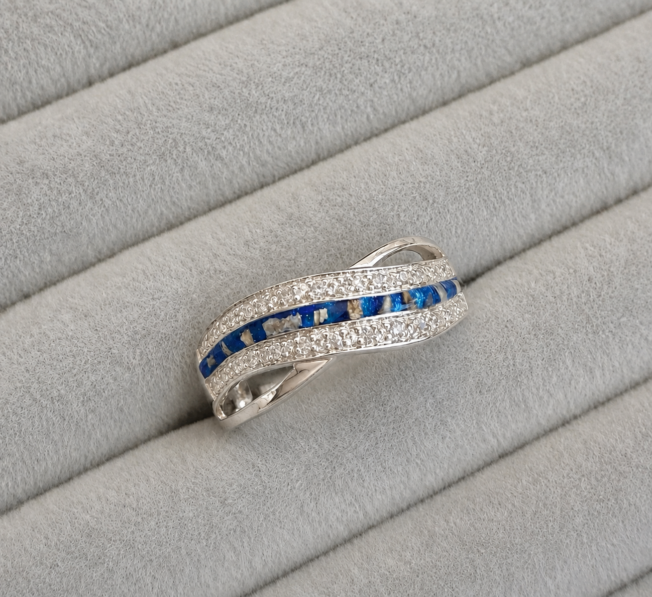 Wide wave ring