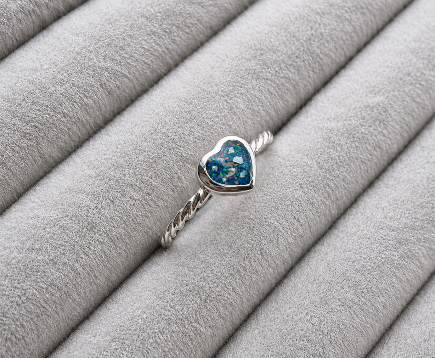 Heart twist ring