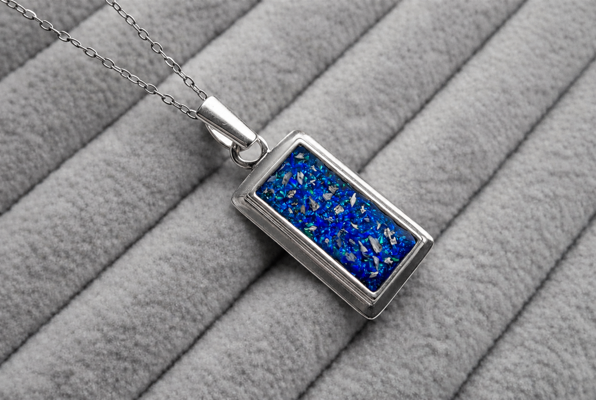 Thick edge rectangle pendant necklace