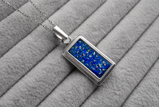 Thick edge rectangle pendant necklace