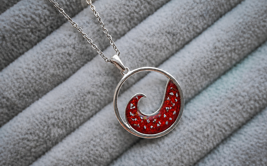Wave pendant necklace