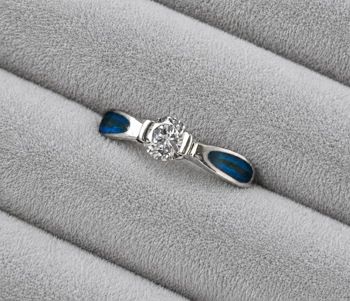 Solitaire memorial ring