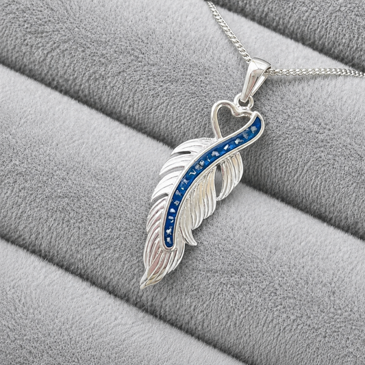 Feather pendant necklace