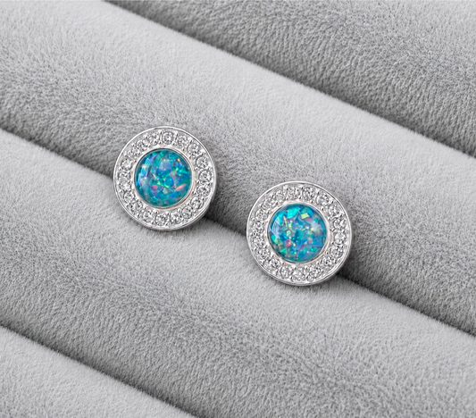Round diamond stud earrings