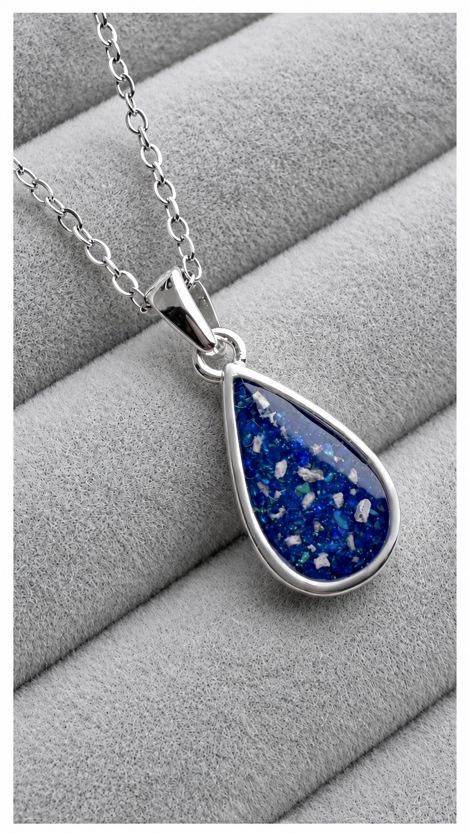 Small Plain teardrop necklace