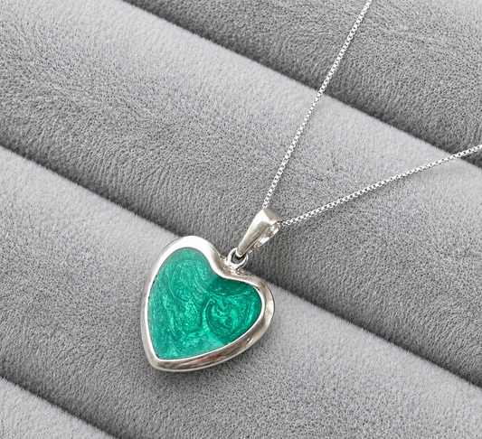 Plain heart necklace