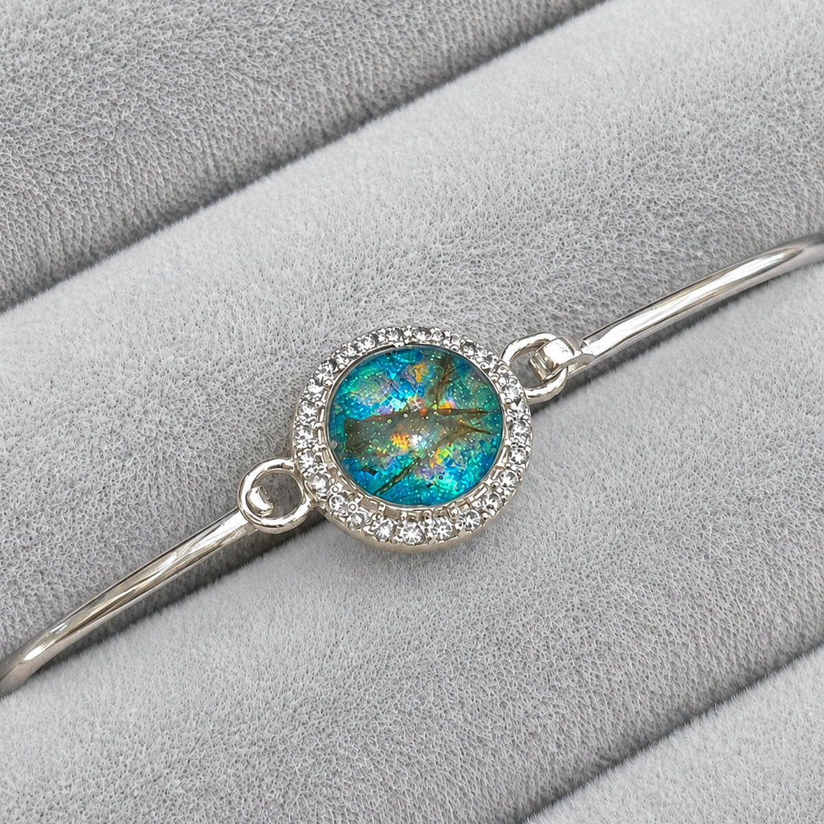 Halo Cluster Hook Clasp Bangle